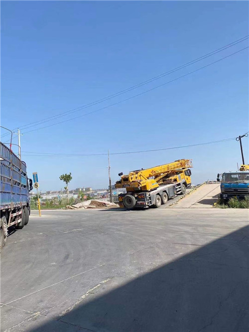 重庆市25吨吊车的租赁价格大概是多少？