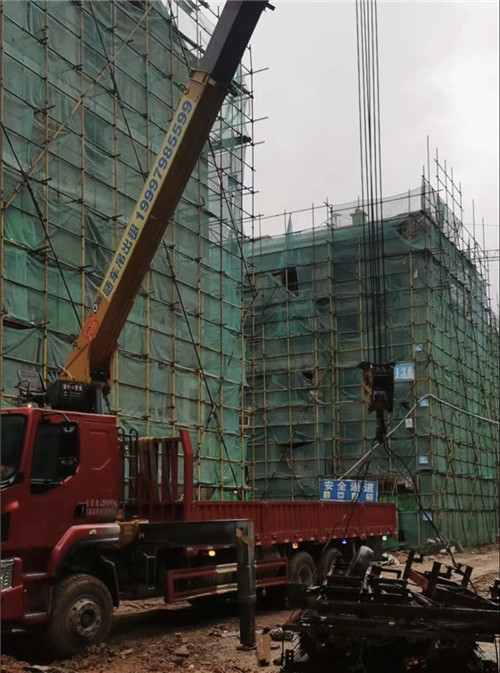 重庆市“慢工细活”—— 吊车的 “微动控制” 技术